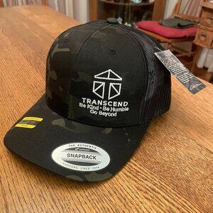 Men's Transcend Health Company  Camouflage Snapback Trucker Hat Cap NWT*